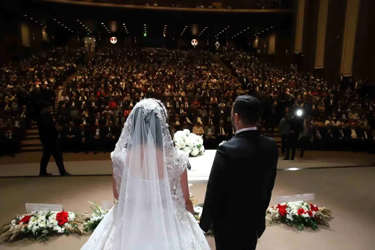 Şahinbey Belediye Başkan Vekili Hasan Celal Güzel ve Elif Nur Bakır'ın Görkemli Nikah Töreni
