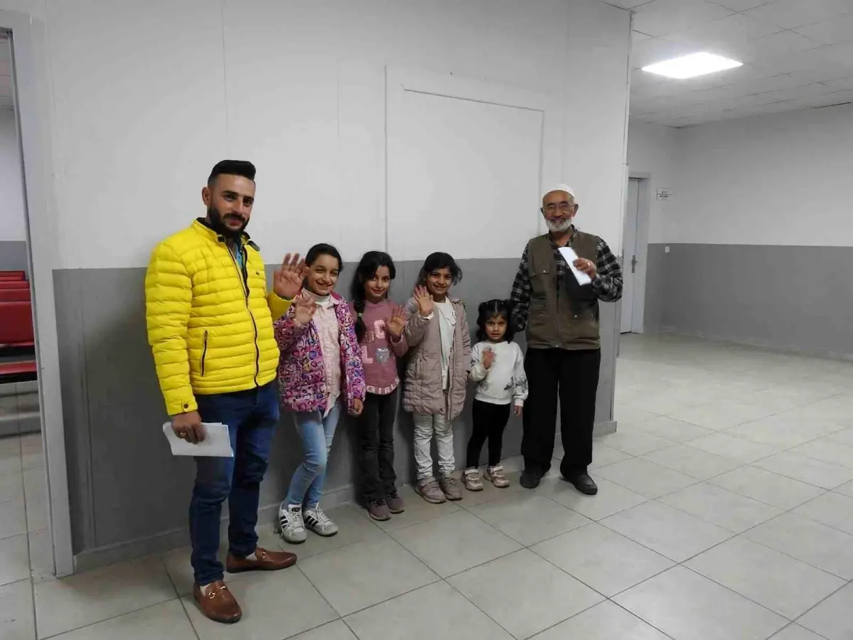 Suriyelilerin Esad Sonrası Ülkeye Dönüşleri Sürüyor