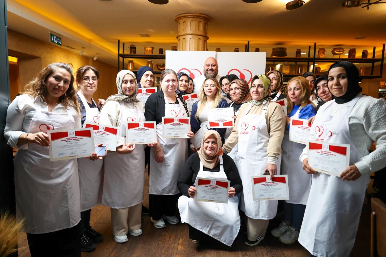 Türk Kızılayından depremzede kadınlara gastronomi eğitimi desteği