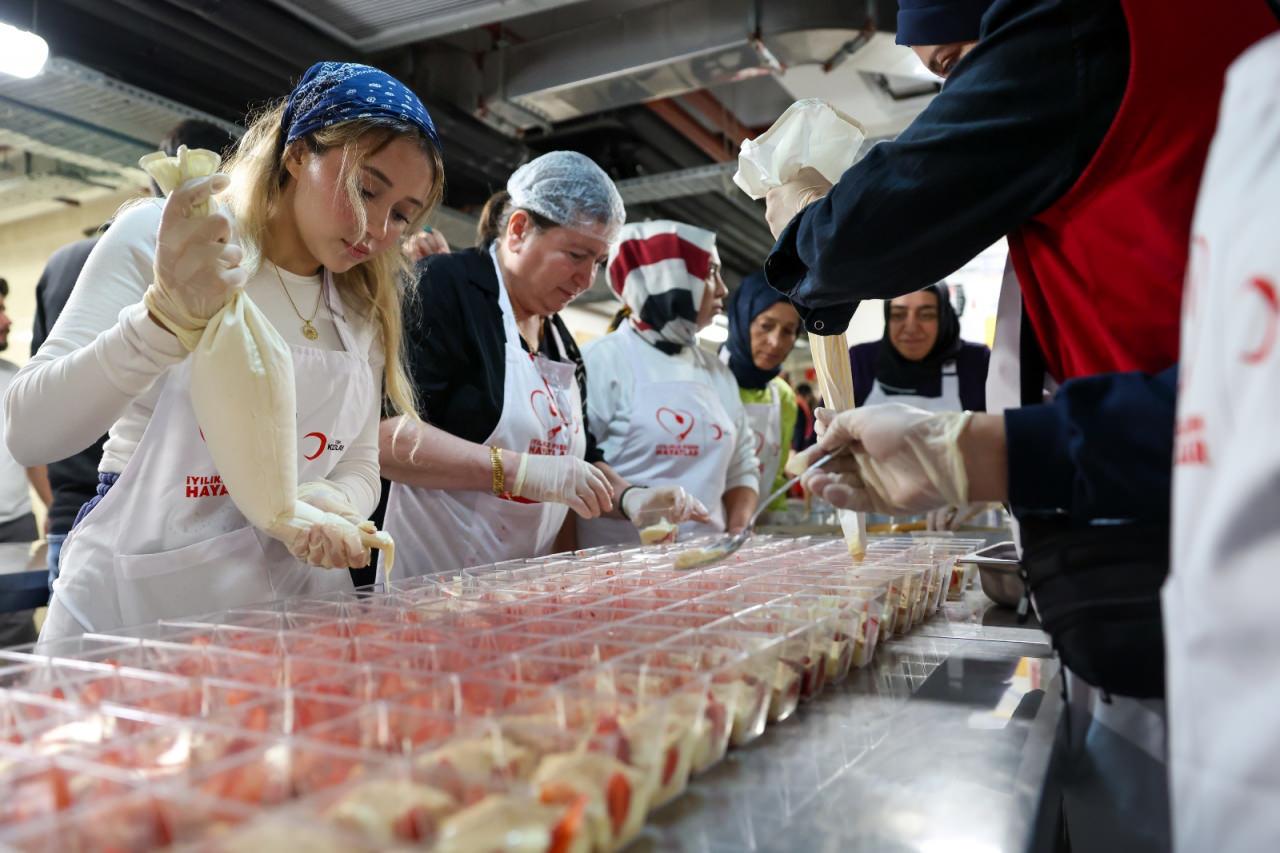 Türk Kızılayından depremzede kadınlara gastronomi eğitimi desteği
