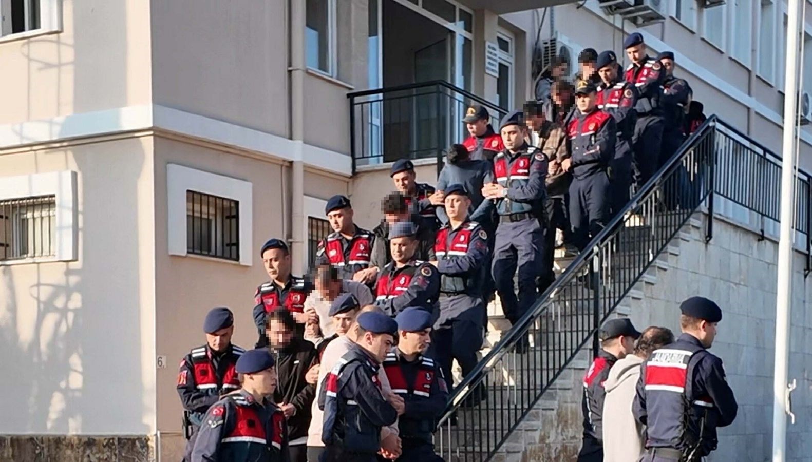 7 İlde Sahte Borsa Uygulamasıyla Dolandırıcılığa 12 Tutuklama