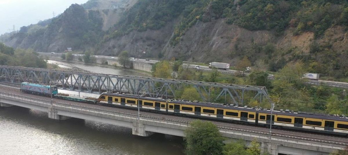 Abdulkadir Uraloğlu: Yerli ve Milli Dördüncü Banliyö Tren Seti Gaziantep'e Teslim Edildi