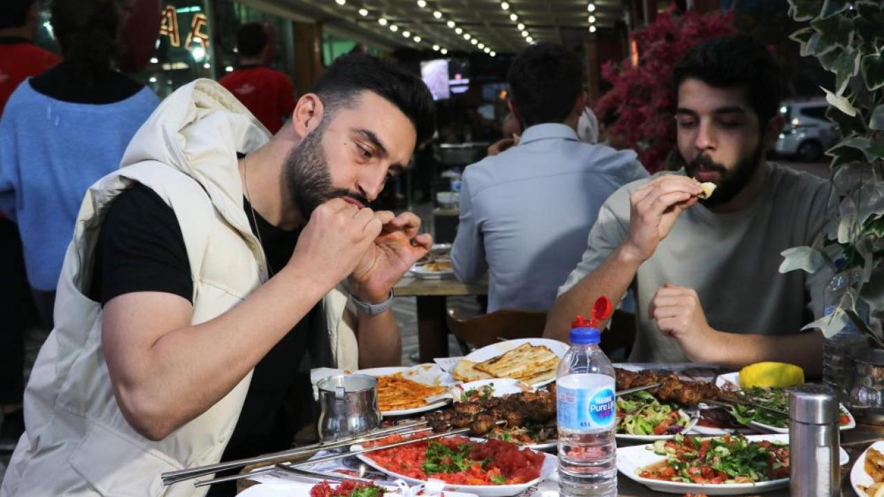 Adana Kebabı Listenin Zirvesinde Olmalıydı: Yerel Tepkiler ve Lobi Mücadelesi