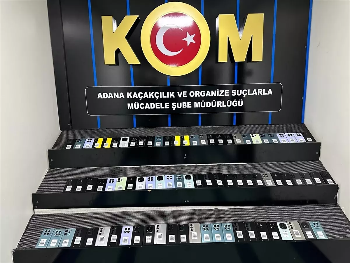 Adana'da Dev Kaçakçılık Operasyonu: 80 Kaçak Telefon ve 4.500 Paket Sigara Ele Geçirildi