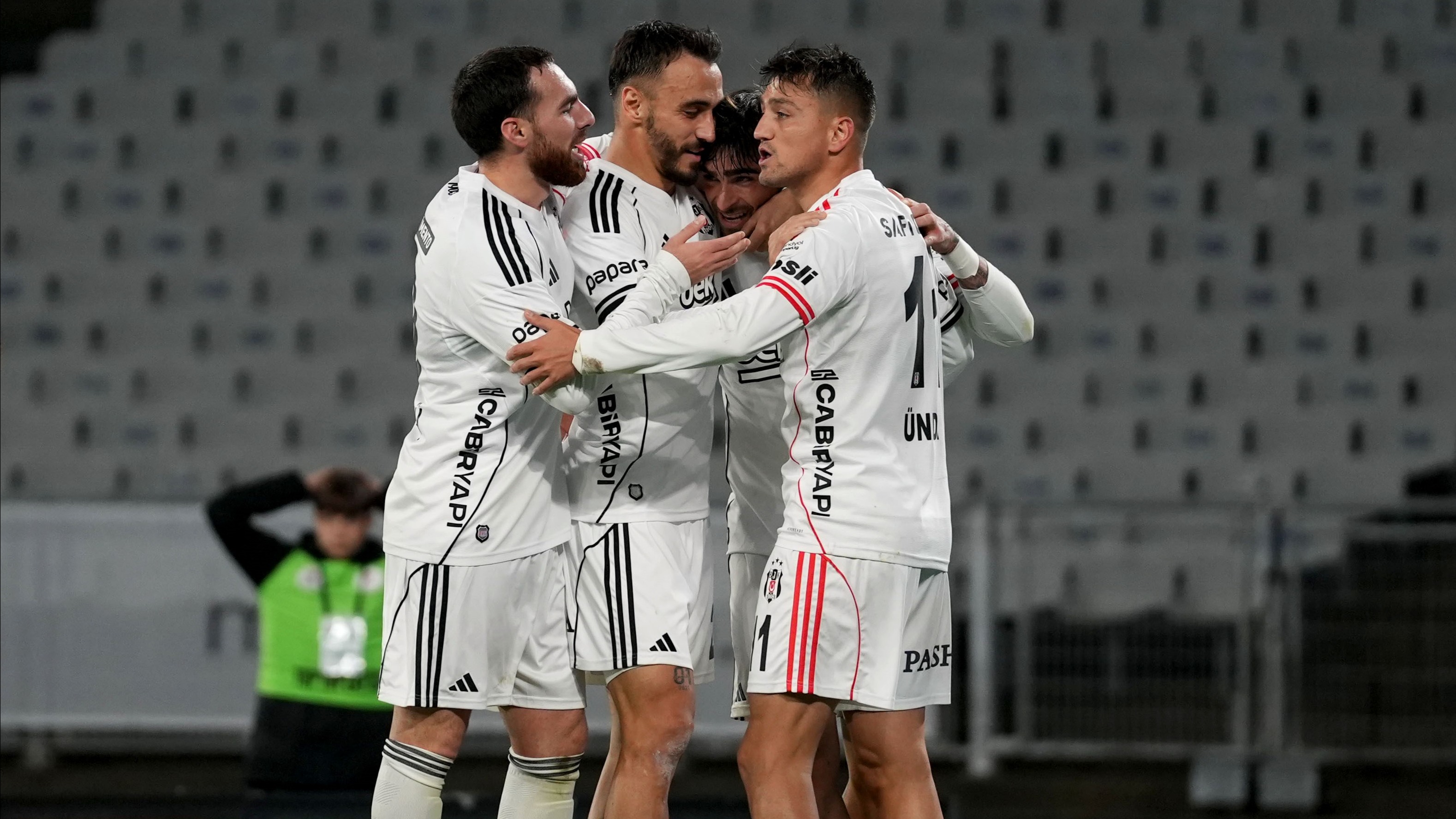 Beşiktaş, Karagümrük Karşısında 2-0'lık Galibiyetle Sürprize İzin Vermedi