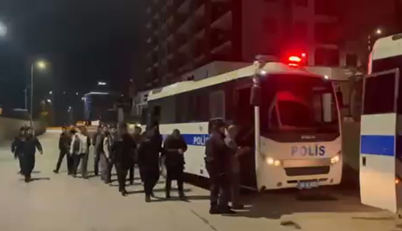 Bursa Merkezli Siber Dolandırıcılık Operasyonunda 18 Kişi Tutuklandı