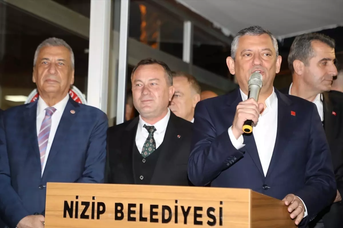 Özgür Özel Nizip Belediyesi'ni Ziyaret Etti