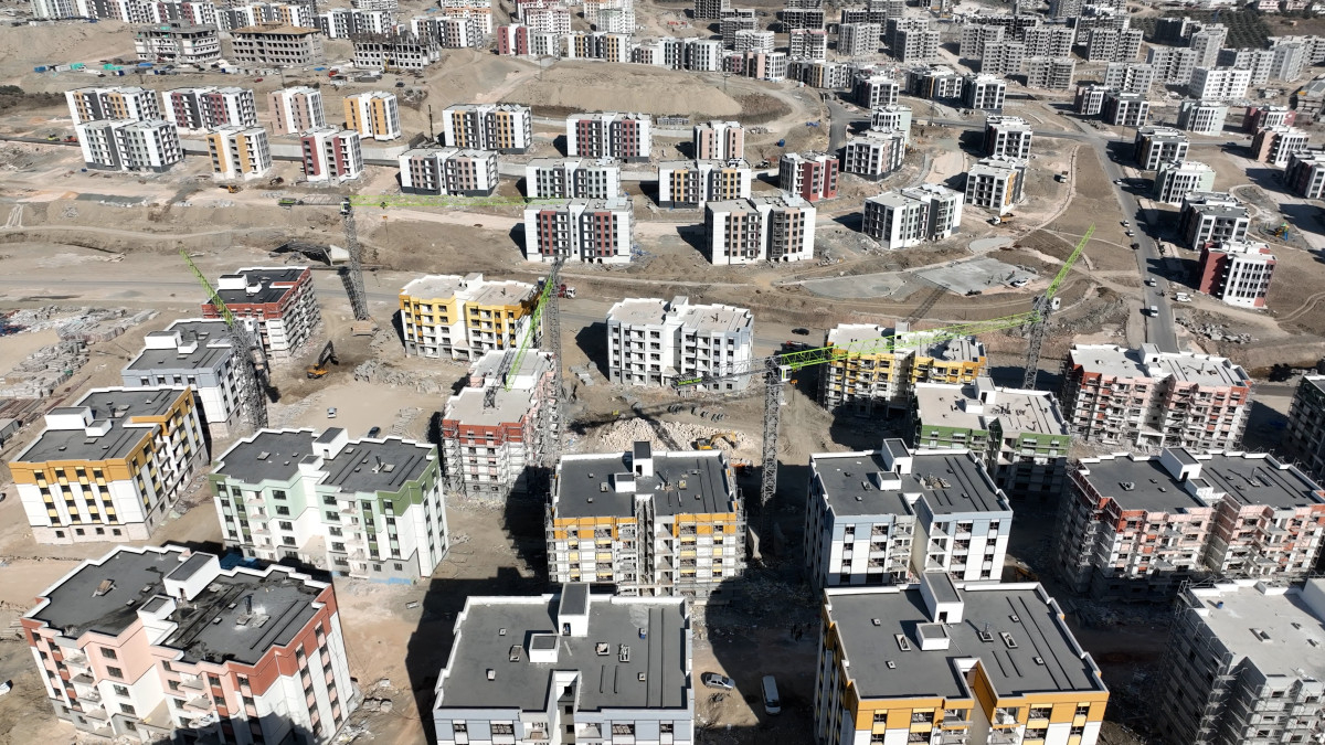 Depremzedeler Yeni Evlerine Kavuşuyor: Ensonhaber Deprem Bölgesinde Son Durumu Aktarıyor