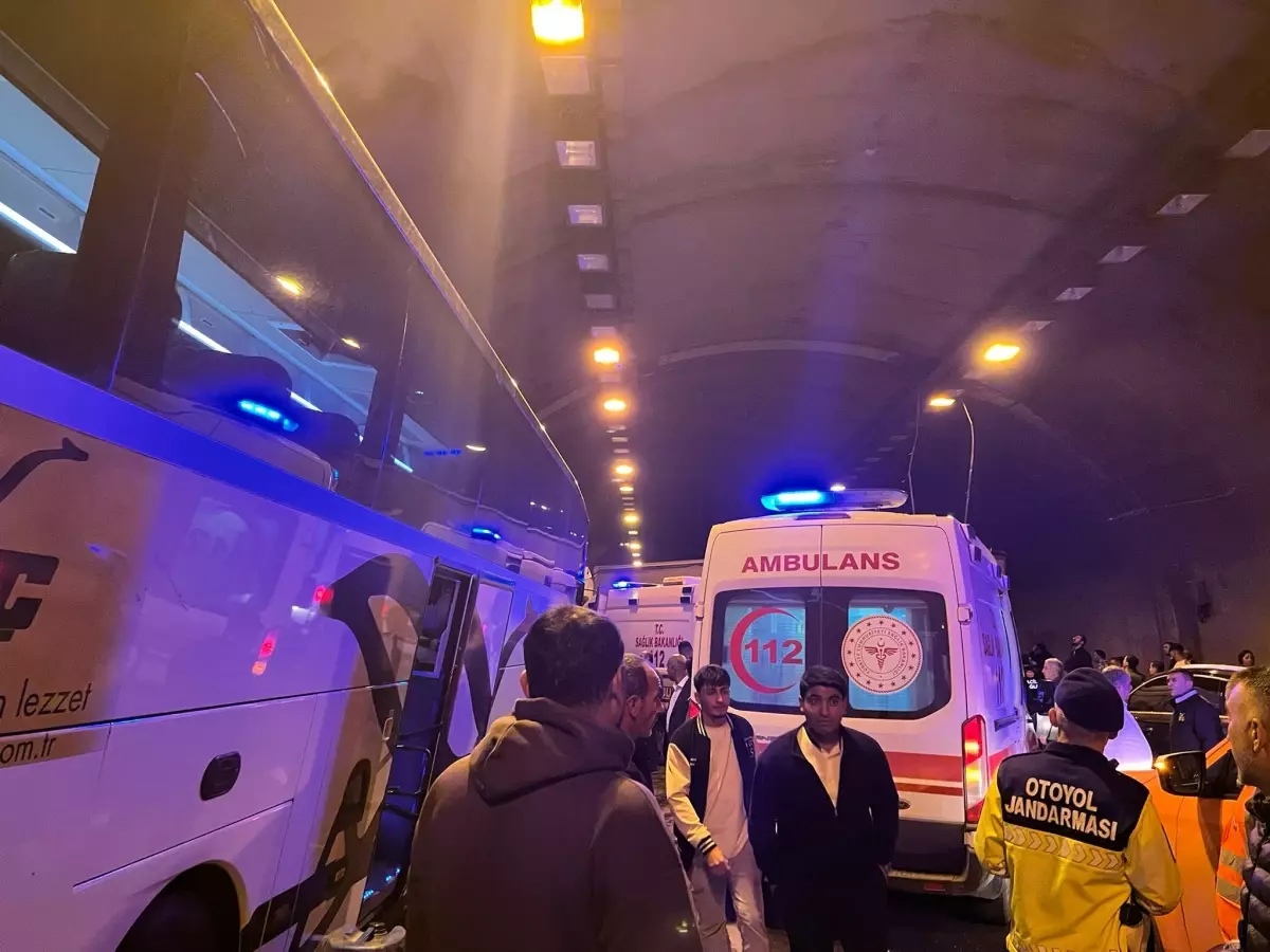Düziçi Tünelinde Otobüs ve TIR Kazası: 5 Yaralı