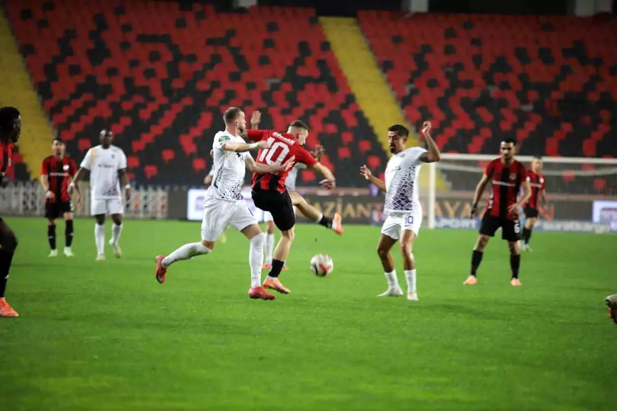 Eyüpspor, Gaziantep FK Karşısında İlk Yarıyı 1-0 Önde Tamamladı