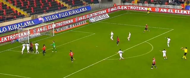 Eyüpspor-Gaziantep FK Maçında Kavgadan Doğan Sürpriz Gol Anı