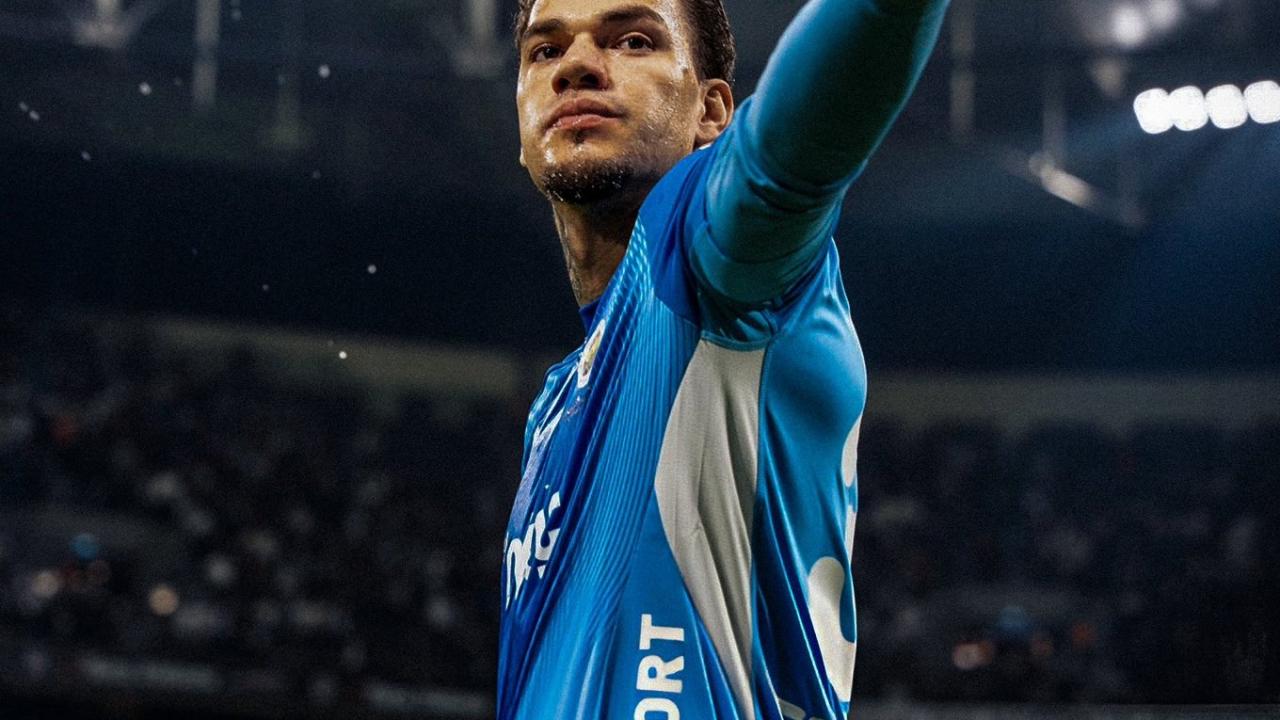 Fenerbahçe-Beşiktaş Derbisinde Ederson'un 20 Saniyelik Top Tutma Pozisyonu Tartışma Yaratıyor