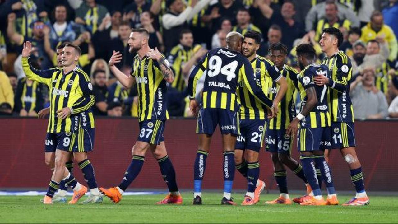 Fenerbahçe, Kadıköy'de Kayserispor'u 4-2 Mağlup Etti: 6 Gollü Heyecanlı Mücadelede Liderlik Yarışı Kızıştı