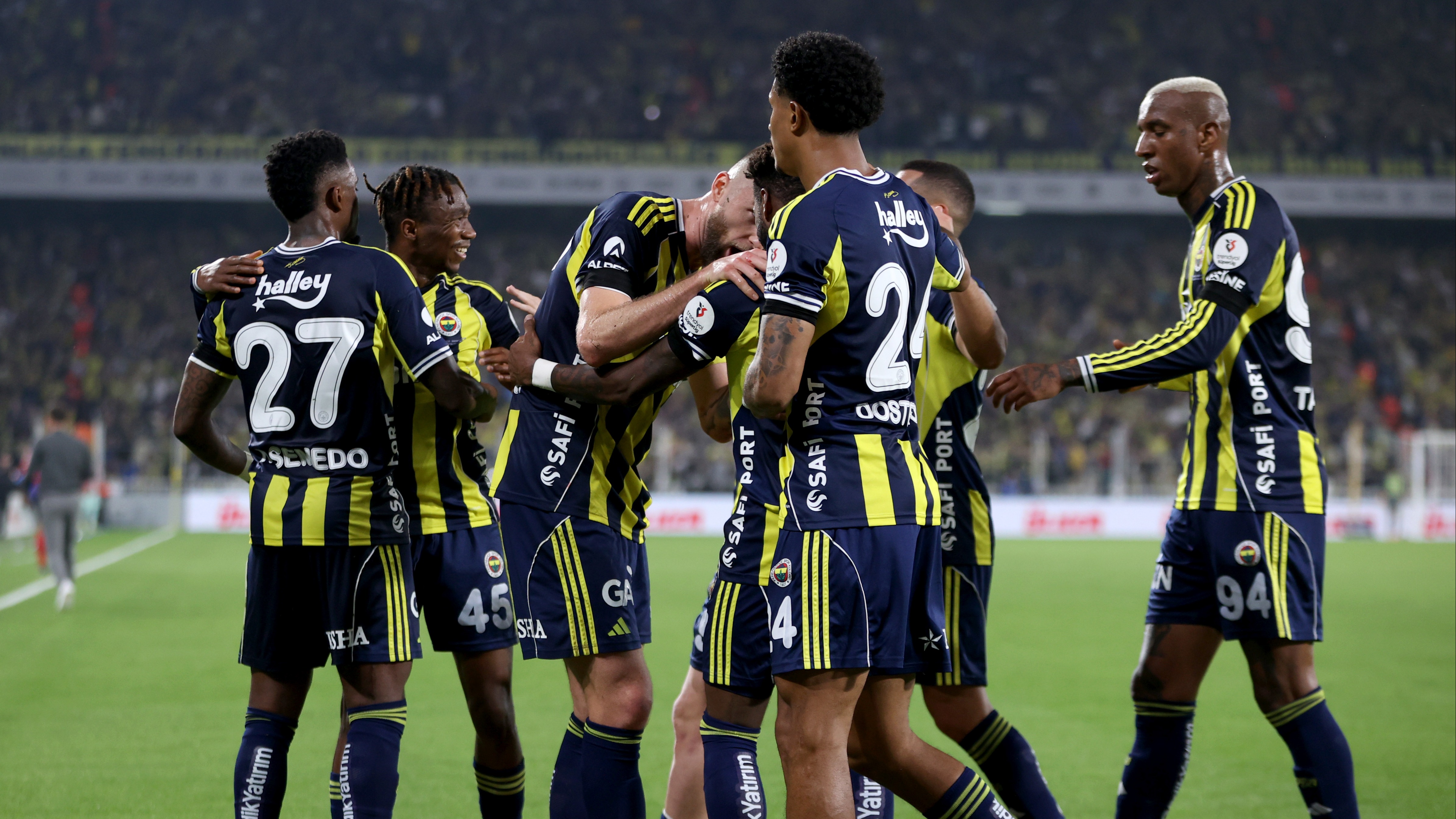 Fenerbahçe fırsatı geri çevirmedi, Kayserispor'u mağlup etti: Zirvede fark 1'e indi