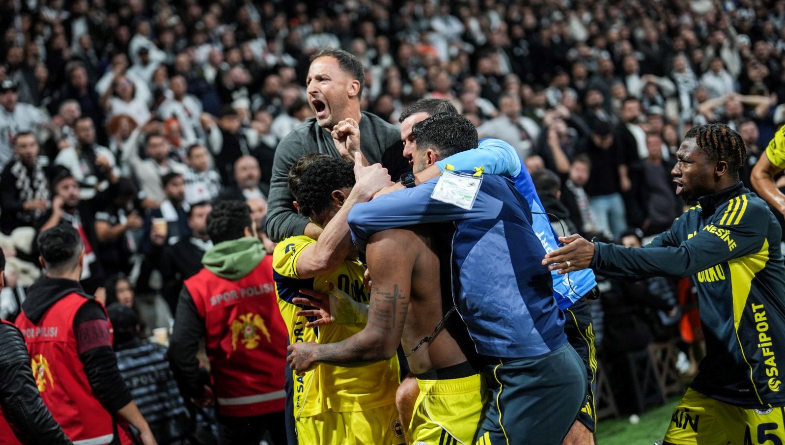 Fenerbahçe'de Domenico Tedesco fırtınası: Kara bulutlar güneşe, kabus ise rüyaya döndü!