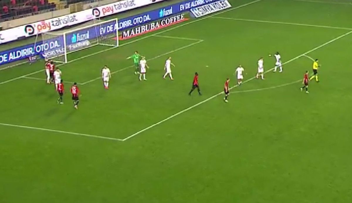 Gaziantep FK, Eyüpspor’a sahasında 2-1 mağlup oldu: Boateng'in kavga esnasında attığı gol maça damga vurdu