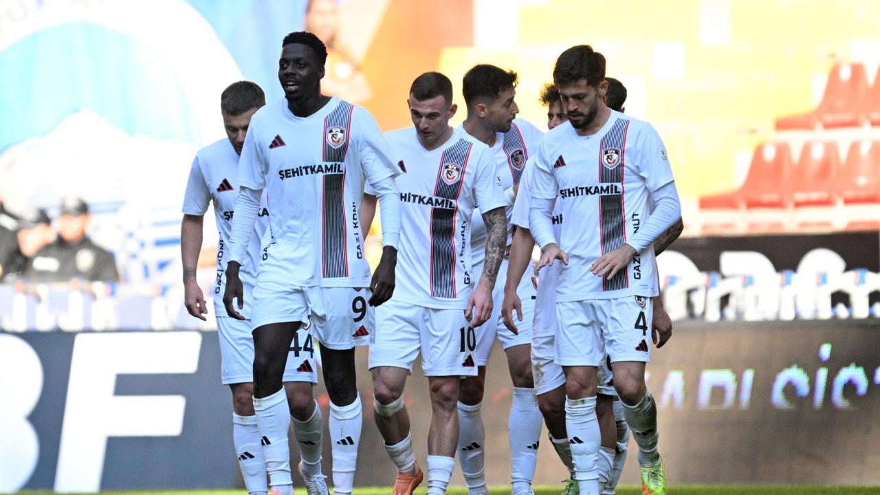 Gaziantep FK Kayseri Deplasmanında Farklı Kazandı: 3-0'lık Skorla 3 Puan