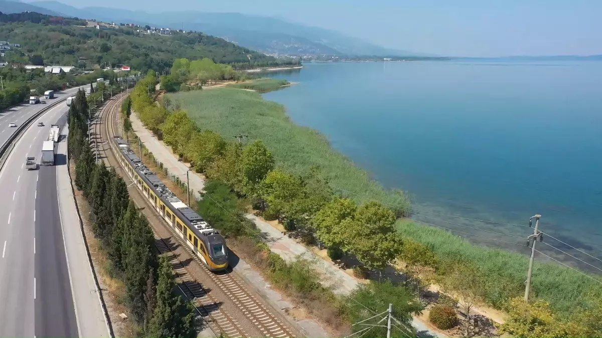 Gaziantep'e Yerli Milli Banliyö Treni Teslim Edildi
