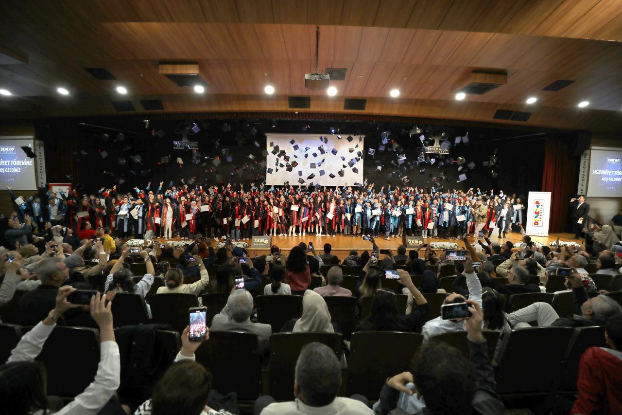 Gaziantep'te Deneyap Teknoloji Atölyeleri ilk mezunlarını verdi