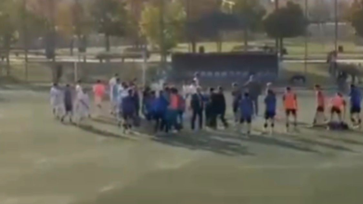 Gaziantep'te 16 Yaş Altı Futbol Maçında Kavgada Butbolcular Birbirine Girdi