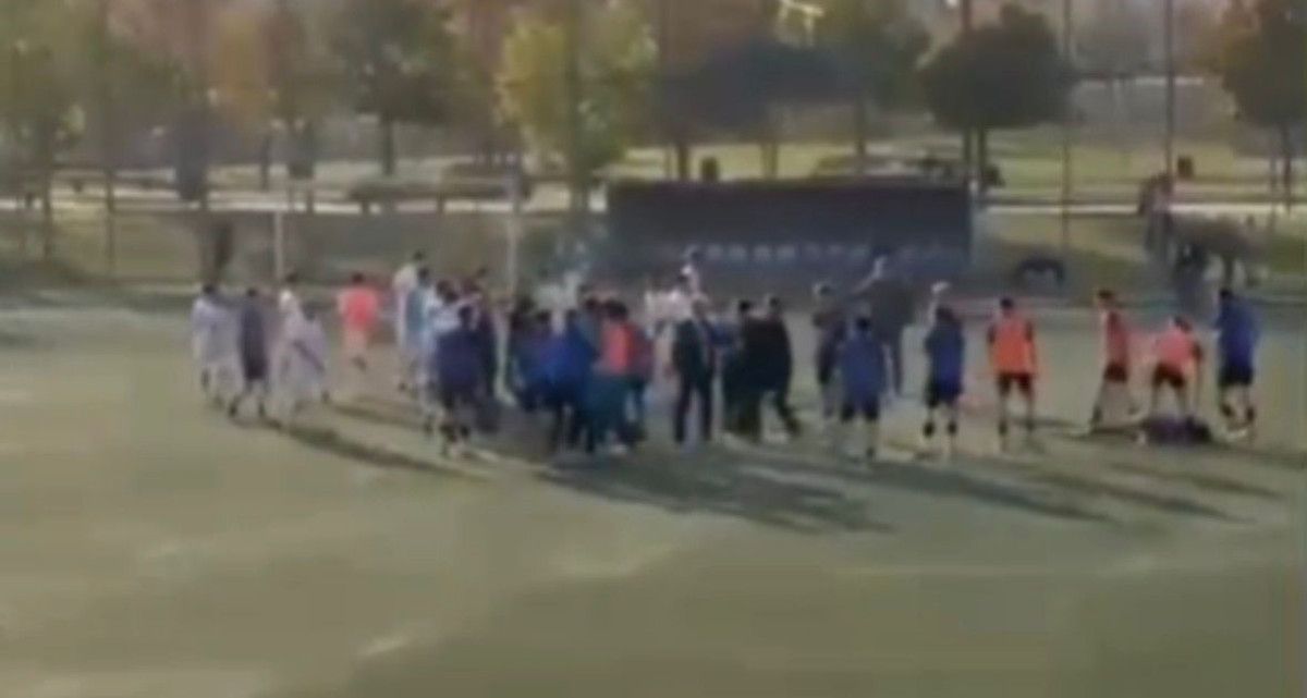 Gaziantep'te 16 Yaş Altı Futbol Maçında Kavgada Butbolcular Birbirine Girdi