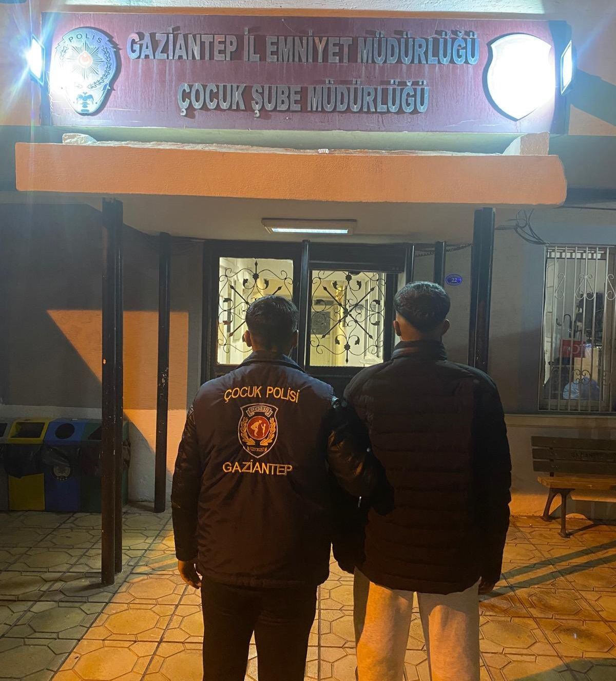 Gaziantep'te 3 Genç Pompalı Tüfekle Rastgele Ateş Açtı: Şoke Eden Anlar ve Yakalanma Süreci