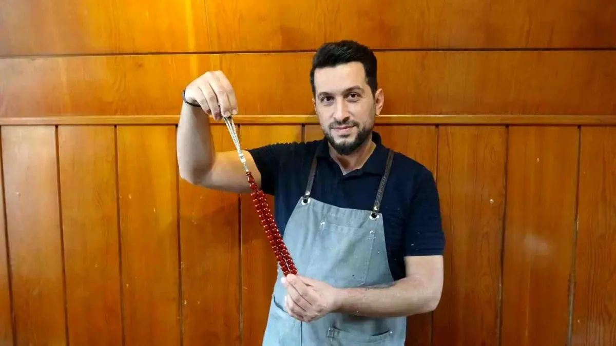 Gaziantep'te Osmanlı Dönemi Damla Kehribar Tespihleri 650 Bin TL'ye Alıcı Buluyor