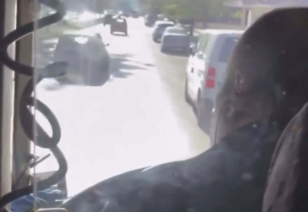 Gaziantep'te otobüs şoförünün direksiyon başında video izlemesi tepki topladı