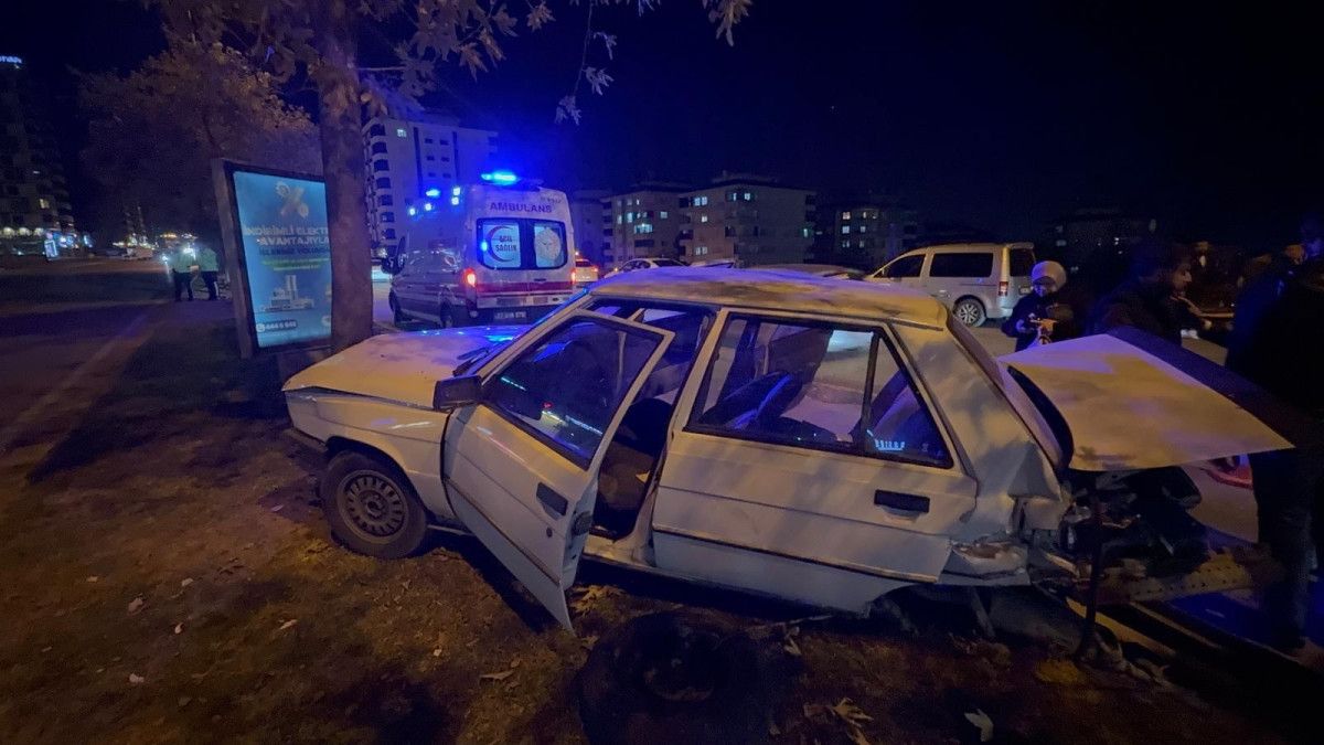 Gaziantep'te Sokakta Korkunç Araba Yarışı Kazası: 5 Yaralı