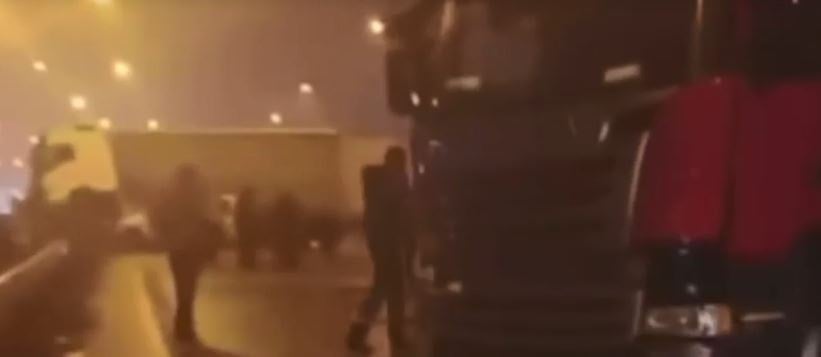 12 araç birbirine karıştı: 13 yaralı