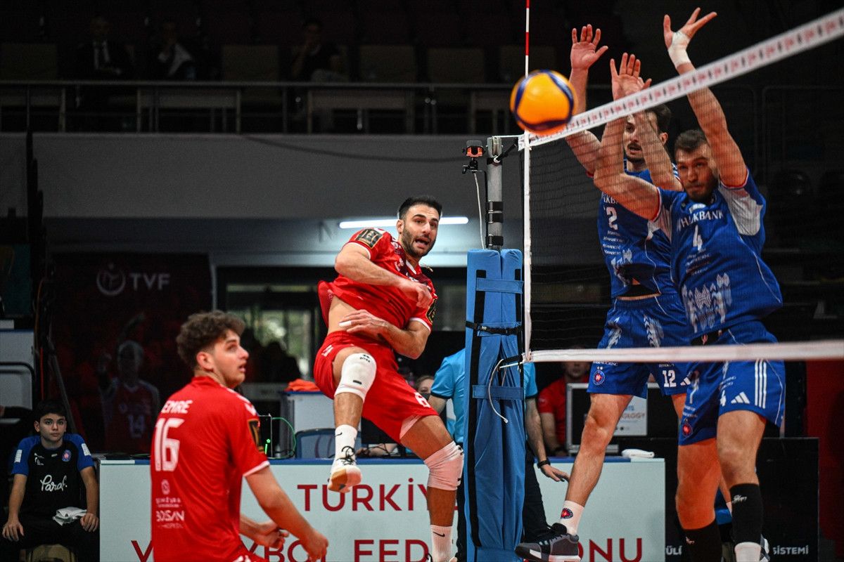 Halkbank'ı 3-2 Yenen Gaziantep Gençlikspor Voleybol Zaferi