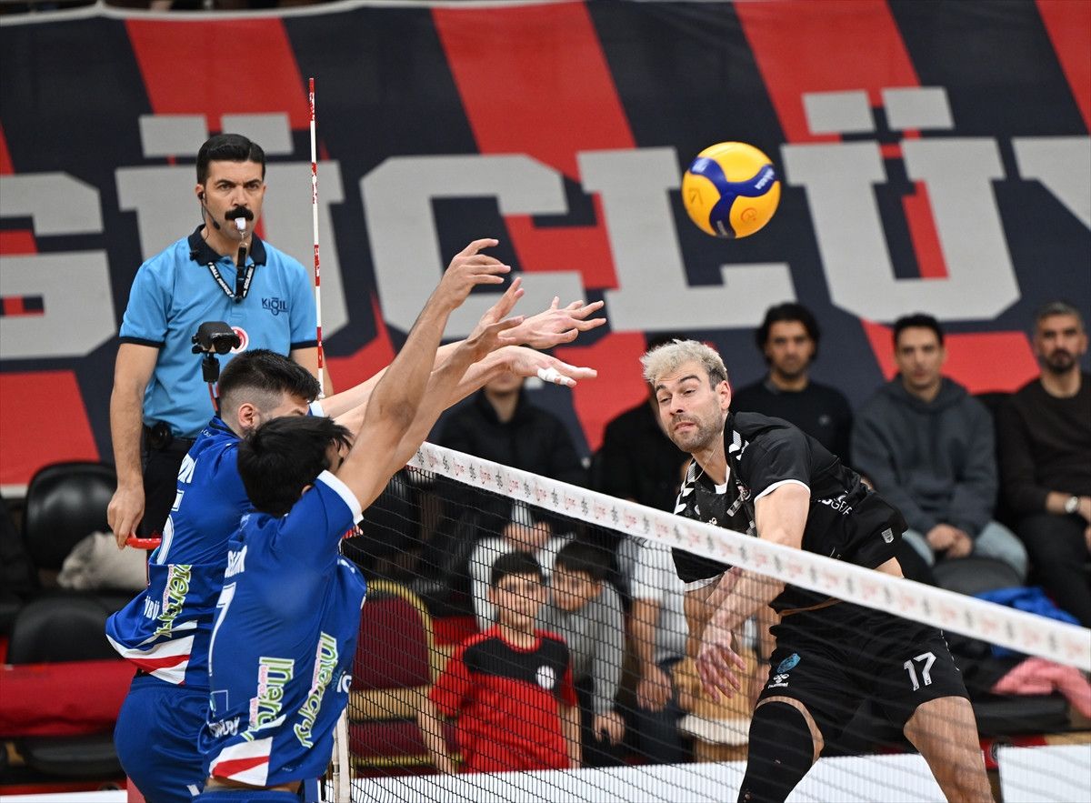 İstanbul Büyükşehir Belediyespor, Gaziantep Gençlikspor'a set vermedi