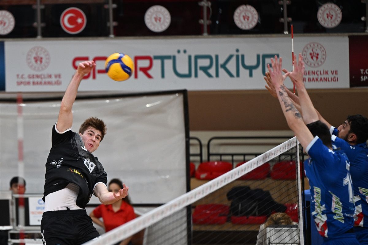 İstanbul Büyükşehir Belediyespor, Gaziantep Gençlikspor'a set vermedi