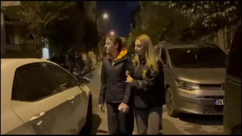 Lisedeki öğretmeniyle yasak aşk yaşadı: Birlik olup matematik öğretmenini öldürdüler