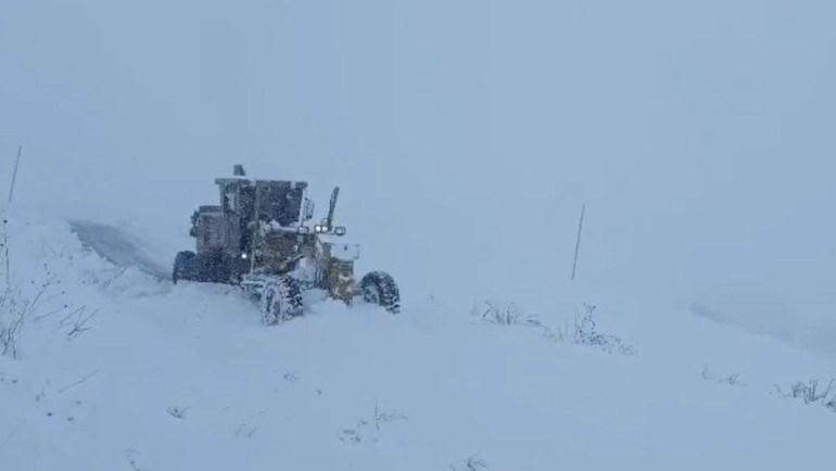 Meteoroloji uyarmıştı: Kar yağışı bastırdı!