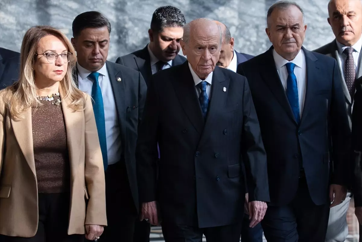MHP Lideri Devlet Bahçeli'den Terörsüz Türkiye ve Öğretmenler Günü Mesajı