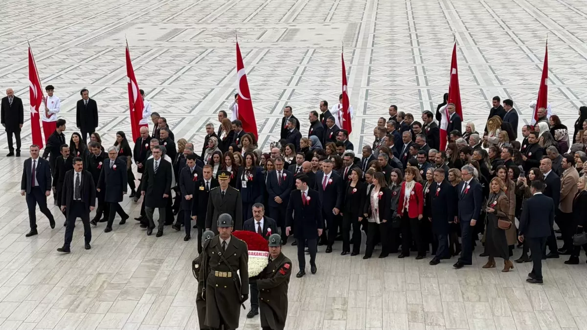 Bakan Tekin'den Öğretmenler Günü Ziyareti