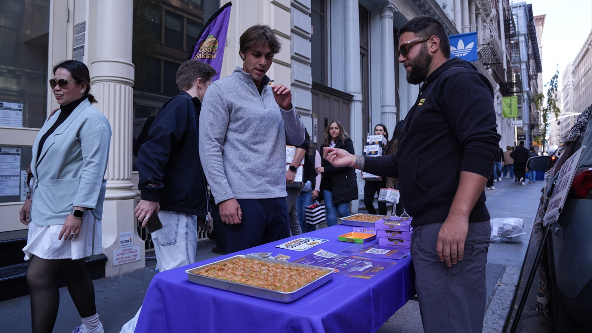 New York'ta Türk Baklavasına Büyük İlgi: Amerikalı Girişimcinin Başarı Hikayesi