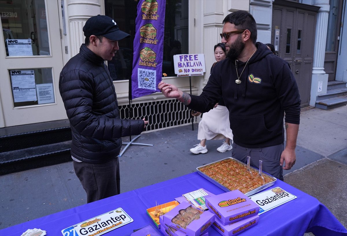 New York'ta Türk Baklavasına Büyük İlgi: Amerikalı Girişimcinin Başarı Hikayesi