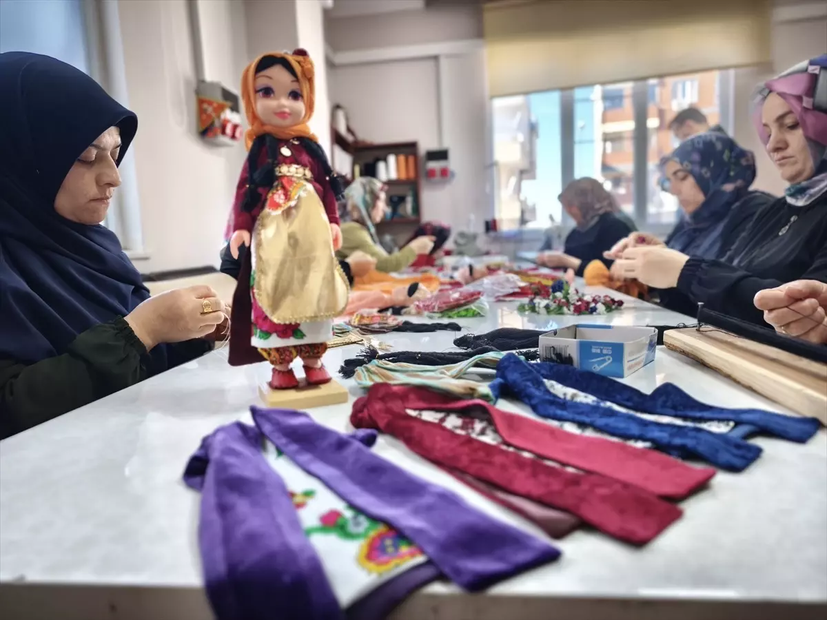 Oğuzeli'nde Kadınların Ürettiği Ezo Gelin Bebekleri ile Kültürel Değerler Yaşatılıyor