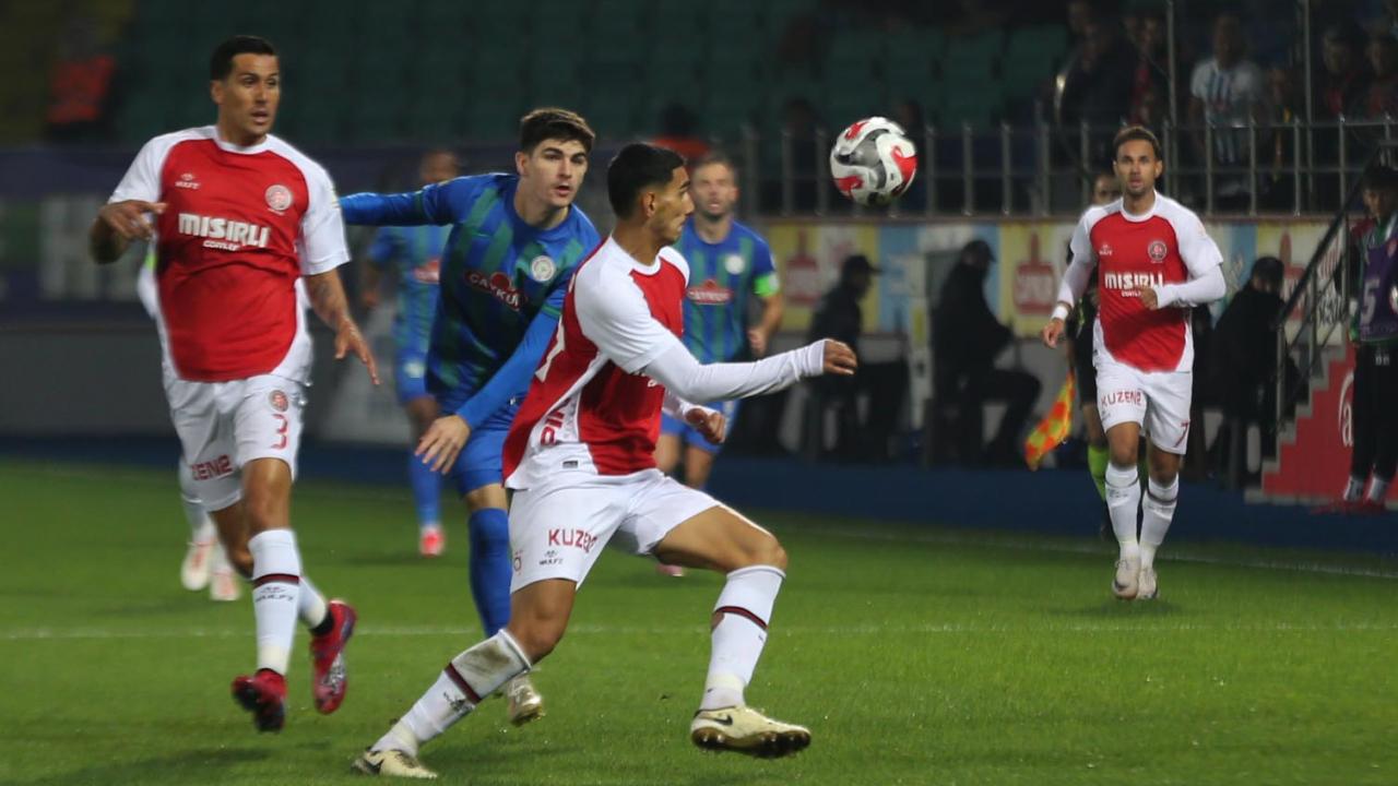 Rizespor son dakikalarda 3 puanı kaptı!