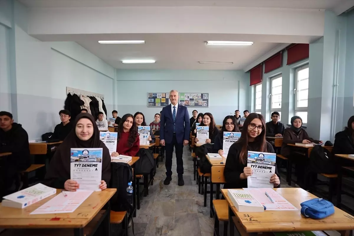 Şahinbey Belediyesi'nden LGS ve YKS Öğrencilerine Ücretsiz Deneme Seti Desteği