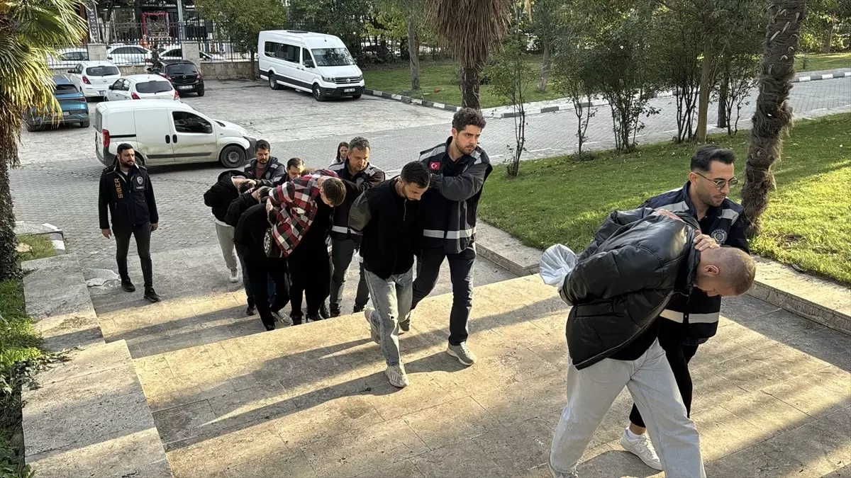 Samsun Merkezli 5 İlde Nitelikli Dolandırıcılık Operasyonu: 12 Gözaltı, 1 Tutuklama