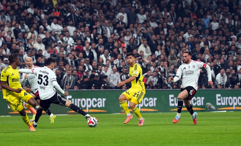 Süper Lig 11. Haftasında Nefes Kesen Derbi: Fenerbahçe 3-2 Beşiktaş'ı Devirdi