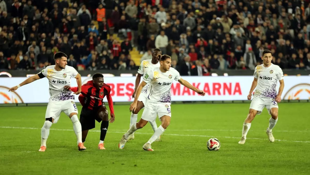 Süper Lig 14. Hafta Maçı: Gaziantep FK Evinde Eyüpspor'a 2-1 Mağlup Oldu