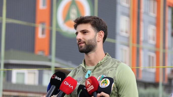 Süper Lig Yıldızı ve Türk Futbolunun Romanya Maçındaki İlginç Hikayesi