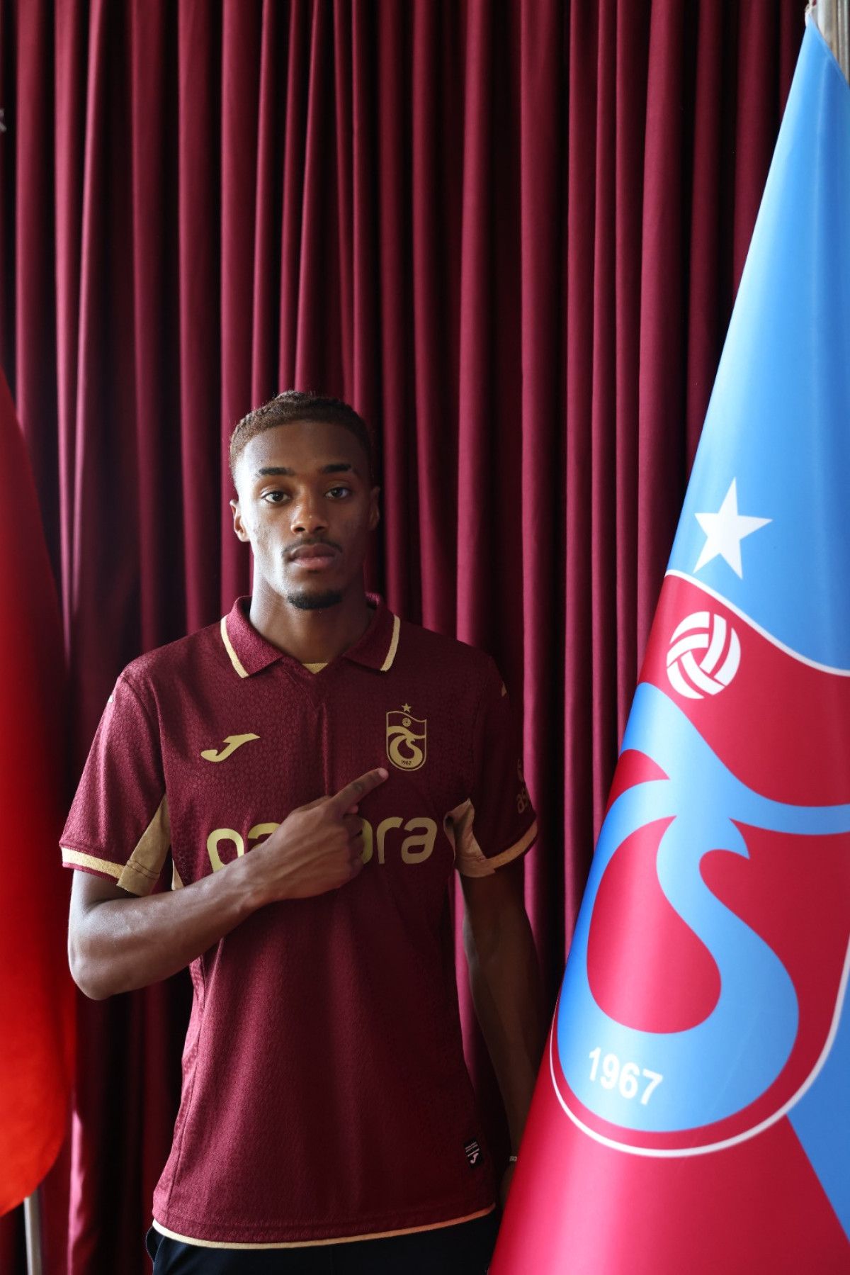 Trabzonspor'un Sağ Bekinde Parlayan Yıldız: Wagner Pina'nın Yükselişi ve Fatih Tekke'nin Güvencesi