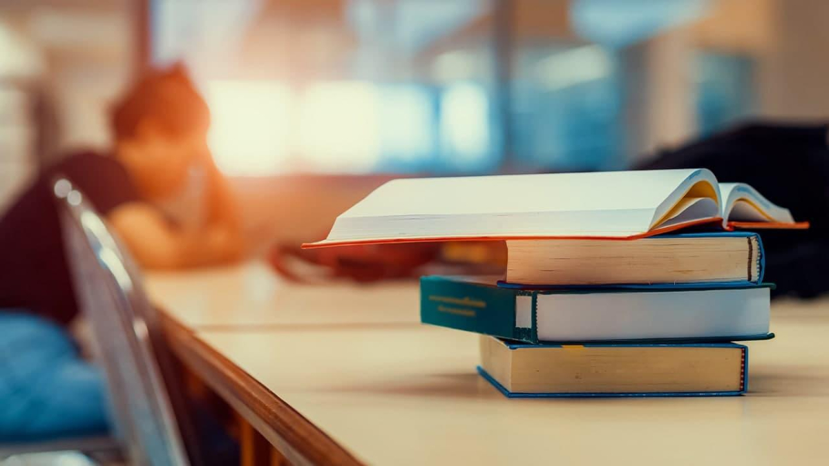 Üniversitelerde 3 Yıllık Eğitim Dönemine Geçiş ve Yeni Uygulamalı Eğitim Modeli