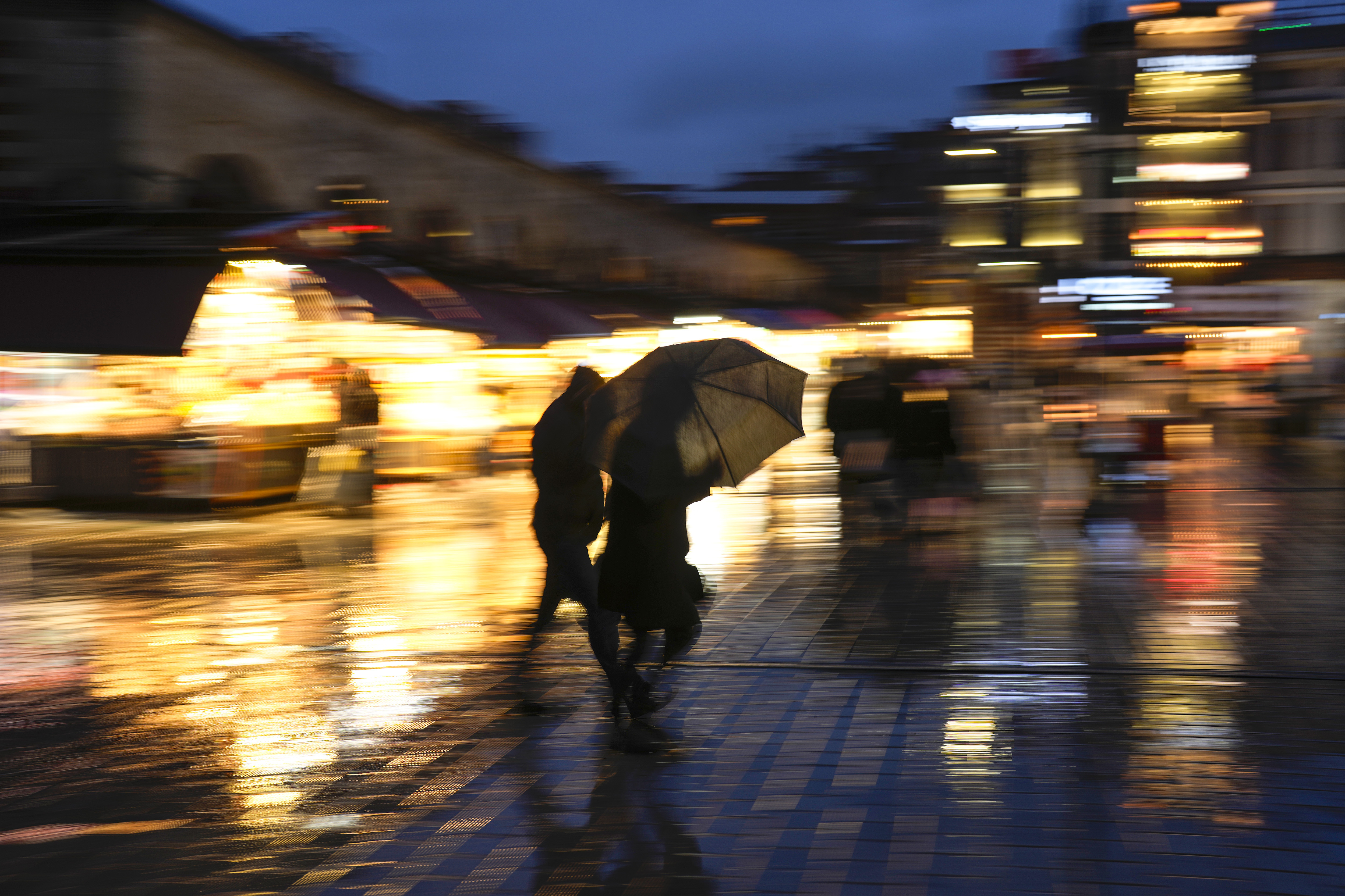 Yeni haftada kış provası: Sağanak geliyor, hava 8-9 derece soğuyor
