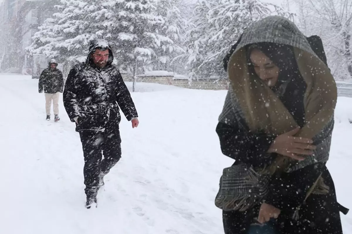 Meteoroloji'den 36 ile sağanak ve kar uyarısı! Bu gece başlıyor